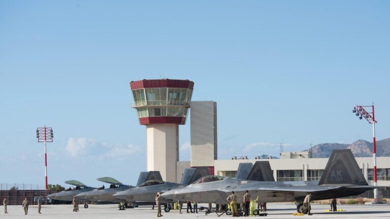 Όλη η χώρα… αμερικανικές βάσεις – Τροπολογία από Ελληνοαμερικανούς βουλευτές, ποια 3 νησιά συζητείται να γίνουν ορμητήρια