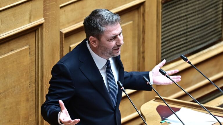 Βουλή – Τέμπη: Σφοδρή επίθεση Ανδρουλάκη στην κυβέρνηση – «Κράτος- λάφυρο, Βουλή-πλυντήριο» – Αποχώρησε σχεδόν σύσσωμη η αντιπολίτευση