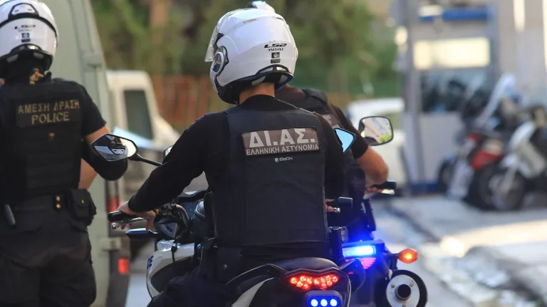 Στο φως διάλογοι «φωτιά» των αστυνομικών – ναρκέμπορων: «Θέλω 10.000 να βγάλουμε 5 κιλά – Αν έχεις αγοραστή φέρτον σε 2 μέρες»