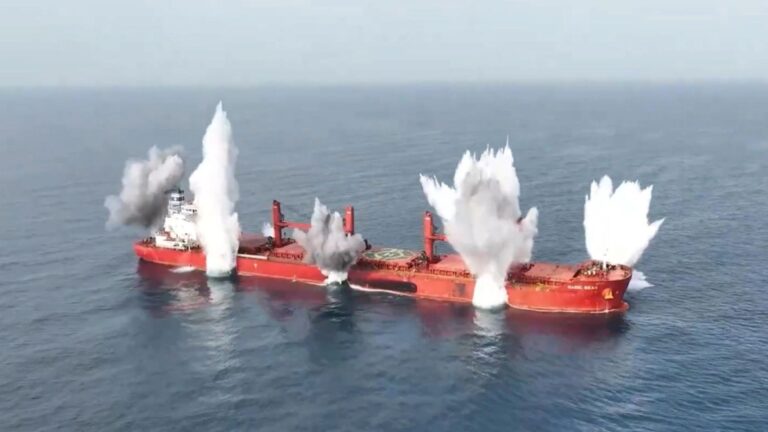 Reuters: Τέσσερις οι νεκροί στο ελληνόκτητο πλοίο Eternity C μετά την επίθεση που δέχθηκε