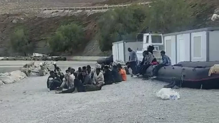 Ντοκουμέντα με άνδρες του Χάφταρ να στέλνουν «καραβιές» μεταναστών στην Κρήτη έχουν οι ελληνικές αρχές