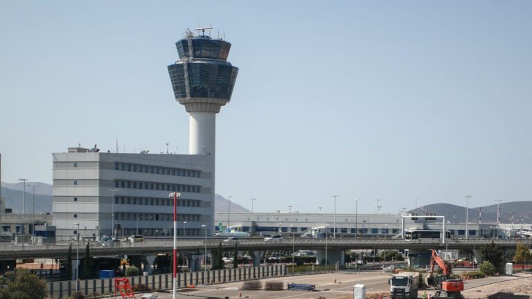 Καταγγελία για απώλεια 400 εκατ. ευρώ ετησίως λόγω καθυστέρησης εγκατάστασης σαρωτών νέας γενιάς στα ελληνικά αεροδρόμια