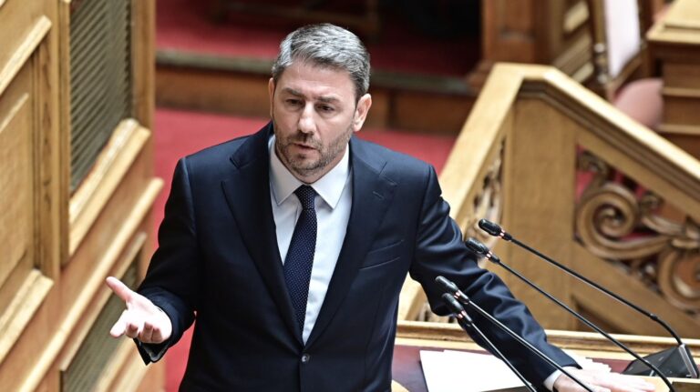 ΠΑΣΟΚ: «Ο Τσίπρας επιστρέφει αγκαλιά με τα συμφέροντα. Είναι ο υπαίτιος των 2 νικών Μητσοτάκη»