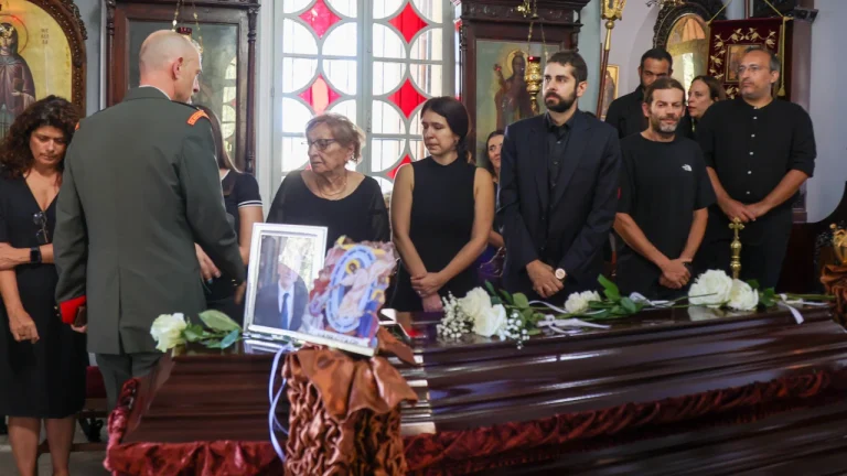 Χανιά: Το τελευταίο αντίο στον Νίκο Παπαδάκη, πρόεδρο του Ιδρύματος «Ελευθέριος Βενιζέλος»