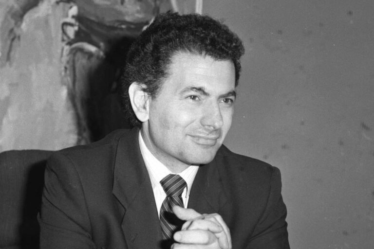 Η μη τοποθέτηση του ΠΑΣΟΚ επί της υπόθεσης δολοφονίας του Σ. Βαλυράκη δημιουργεί ερωτήματα