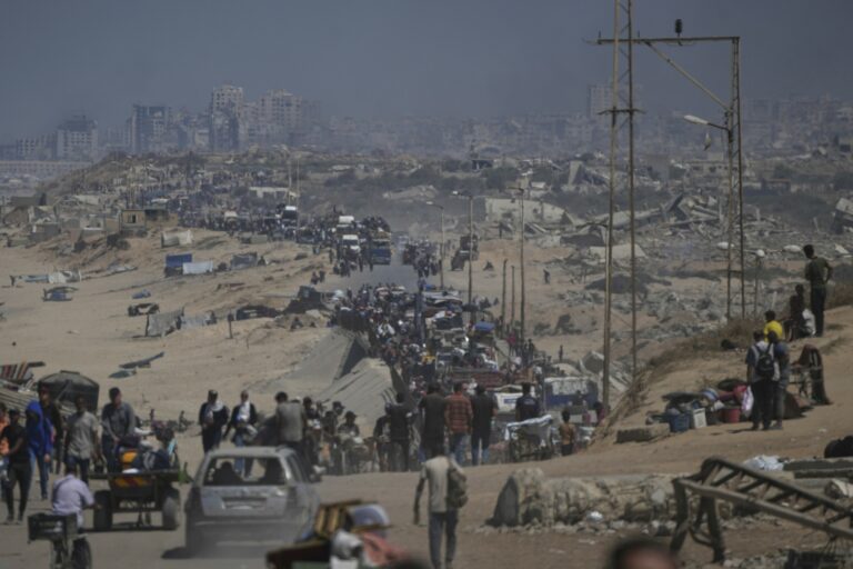 Το Ισραήλ απειλεί με «άνευ προηγουμένου βία» – Νέα εντολή εκκένωσης στους Παλαιστίνιους ενώ τους εγκλωβίζει και τους σφάζει στη Γάζα
