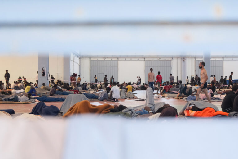 Χωρίς ιατρική φροντίδα οι μετανάστες στην Αγυιά πέραν σοβαρών περιστατικών