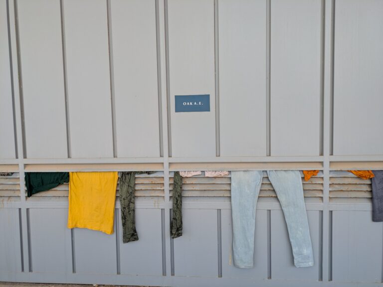 Νέα ένταση στην Αγυιά Χανίων: Μαζικές μεταφορές Σουδανών μεταναστών προς την ενδοχώρα για αποσυμφόρηση