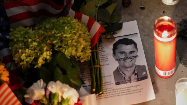 Δολοφονία Τσάρλι Κερκ: Πογκρόμ απολύσεων σε όποιον ασκεί κριτική στους ακροδεξιούς – «Αηδιαστικοί και απαράδεκτοι»