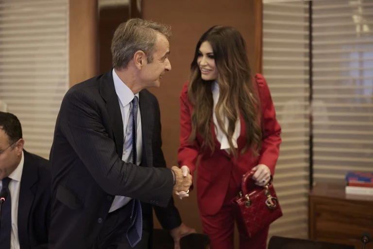 Συνάντηση γνωριμίας Μητσοτάκη – Γκίλφοϊλ στη Νέα Υόρκη