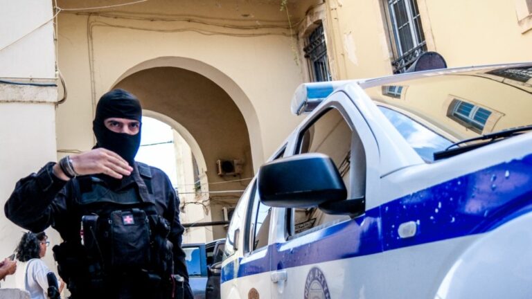 Χανιά: Ελεύθερος με εγγύηση 50.000 ευρώ ο δικηγόρος για τα «ιερά ακίνητα» στον Σταυρό Ακρωτηρίου – Αρνείται τις κατηγορίες