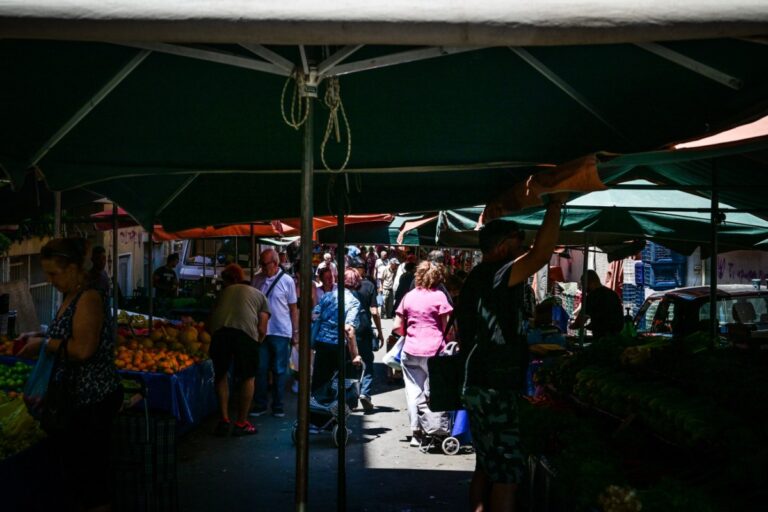 «Λουκέτο» στις λαϊκές αγορές και της Κρήτης την Τετάρτη – Αντίδραση για φορολογία και ψηφιακό δελτίο