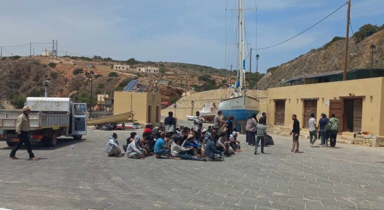 Στο Ρέθυμνο οι 69 μετανάστες που διασώθηκαν ανοιχτά της Γαύδου
