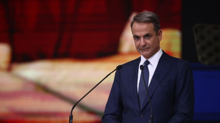 Χάντρες στους ιθαγενείς μοίρασε ο Μητσοτάκης… Το παραμύθι της μεσαίας τάξης, τα αγκάθια σε ΕΝΦΙΑ και ΦΠΑ