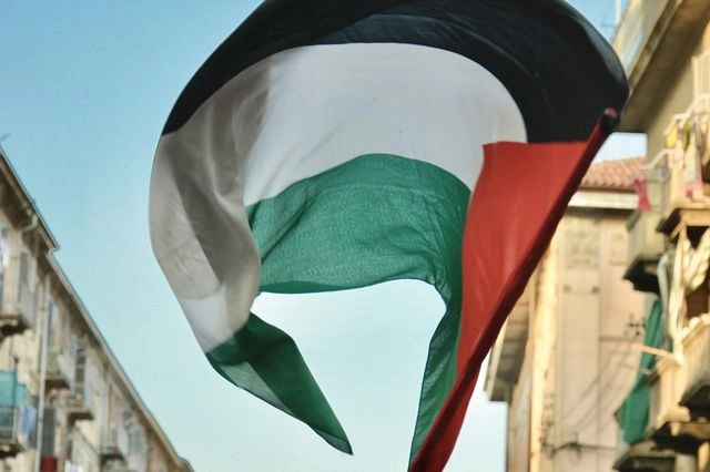 Καναδάς, Αυστραλία και Ηνωμένο Βασίλειο αναγνωρίζουν το κράτος της Παλαιστίνης – Οργή από το Ισραήλ