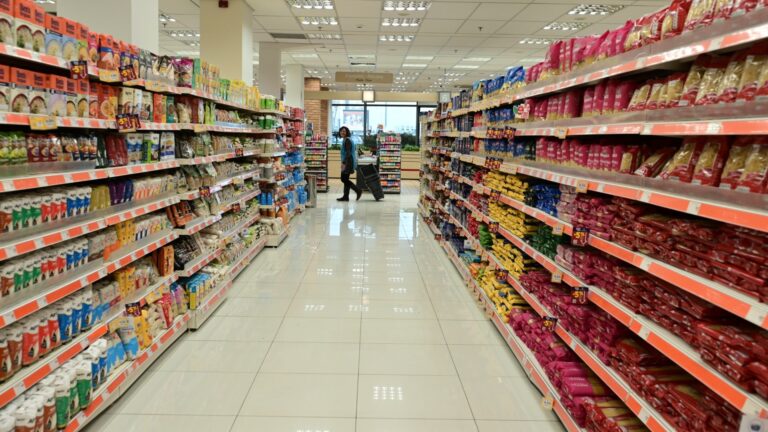 Σούπερ μάρκετ: Σε αυτά τα προϊόντα μειώνονται οι τιμές