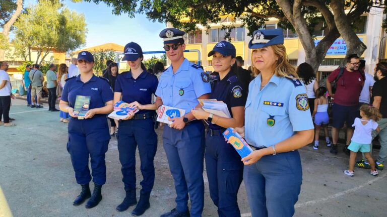 Φυλλάδια και συμβουλές για την οδική ασφάλεια από την Τροχαία Χανίων – Επισκέφθηκαν σχολικές μονάδες