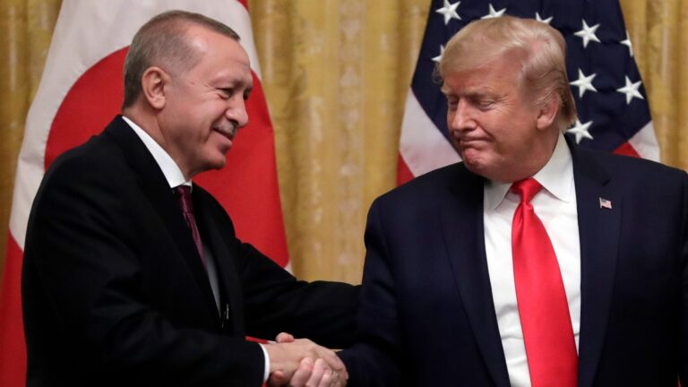 Ο Τραμπ «ποντάρει» στον Ερντογάν – Μακριά από το μεγάλο «τραπέζι» η δεδομένη για τις ΗΠΑ, Ελλάδα