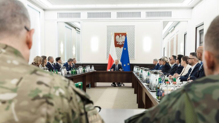 «Φωτιές» ανάβουν τα drones: Η Ρωσία απορρίπτει τους «μύθους» της Πολωνίας – Το άρθρο 4, οι απειλές του ΝΑΤΟ και το χακάρισμα που είχε γνωστοποιήσει η Λευκορωσία