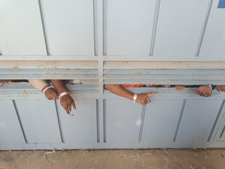 Φυλακές Αγυιάς Χανίων: Σιωπηλές κραυγές πίσω από τα τείχη – Καταγγελίες για απάνθρωπες συνθήκες, θανάτους κρατουμένων και ποινικοποίηση μεταναστών