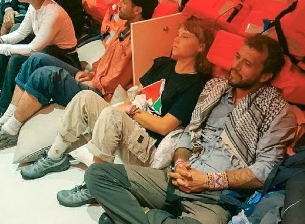 Global Sumud Flotilla: Το πλοίο Marinette «εξακολουθεί να πλέει δυνατά» – Πάνω από 450 πολίτες «απήχθησαν παράνομα», απεργία πείνας από Έλληνες ακτιβιστές