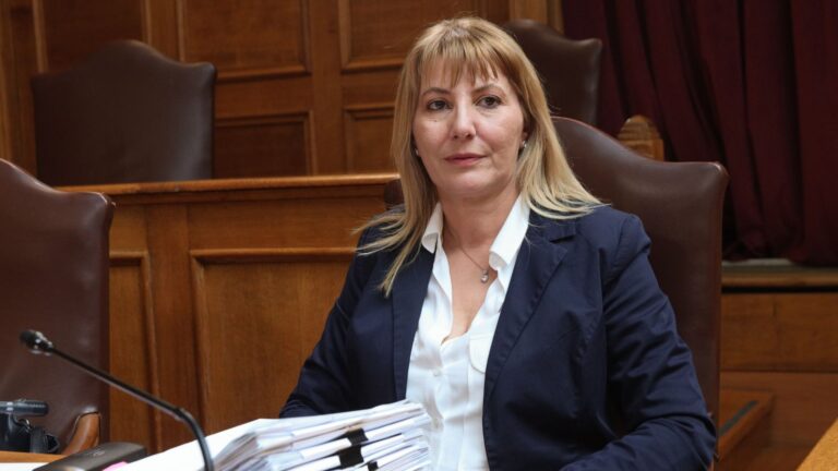 ΟΠΕΚΕΠΕ – Εξεταστική: Δεν «βλέπει» σκάνδαλο, ούτε κυκλώματα ανομίας, η επί χρόνια υπεύθυνη για τους ελέγχους στις επιδοτήσεις