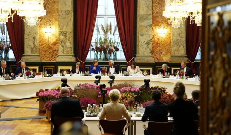 Κοπεχγάγη: Νομικές επιπλοκές στο «δάνειο αποζημίωσης» των 140 δισ. στην Ουκρανία – Ρωσία: «Καθαρή κλοπή»