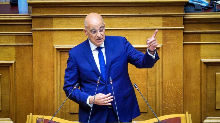 «Βόμβα» Δένδια υπέρ Ρούτσι: «Δεν διανοούμαι, πώς μπορεί να απαγορευτεί το δικαίωμα ενός πατέρα να διερευνήσει το θάνατο του παιδιού του»