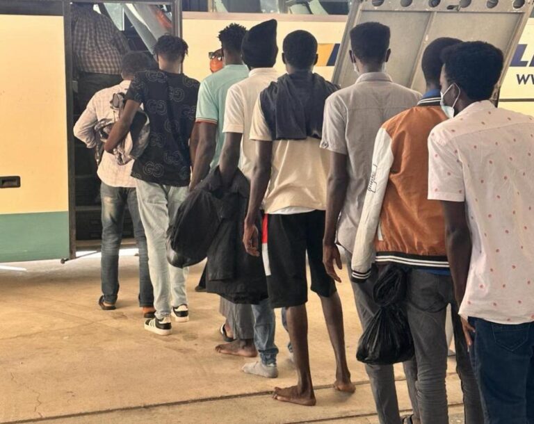 Μεταναστευτικό: Φυλάκιση ως και 5 έτη σε όσους δεν δικαιούνται άσυλο – Η εγκύκλιος Πλεύρη