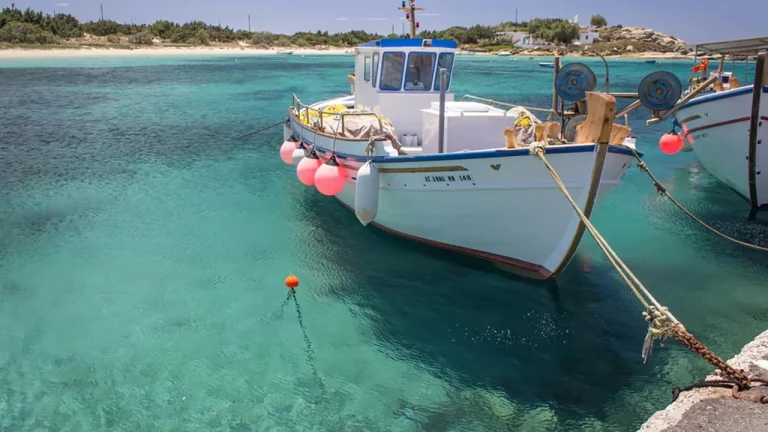 Τέλος εισόδου για τουρίστες ζητούν 34 νησιά του Νοτίου Αιγαίου – Αντιδρούν στον υπερτουρισμό