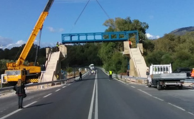 Τοποθετήθηκε η πρώτη μεταλλική πεζογέφυρα στον ΒΟΑΚ στο τμήμα Γεωργιούπολη – Πετρές