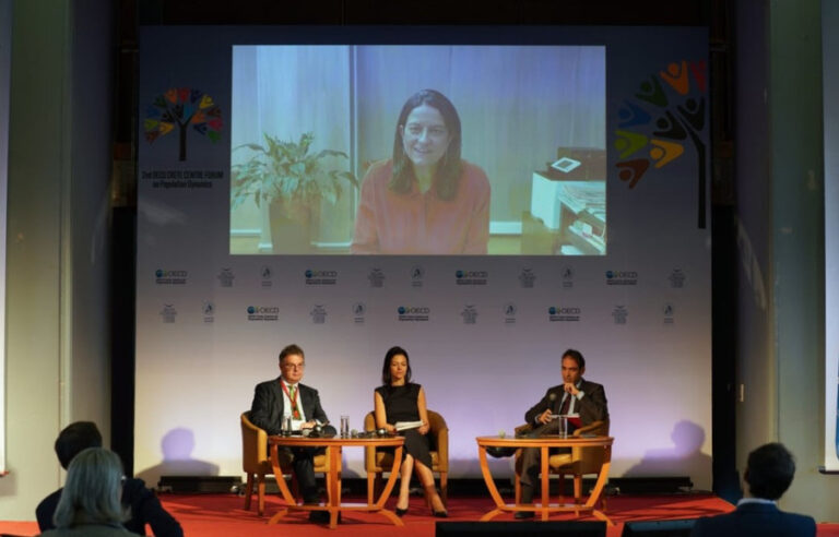 Κεραμέως στο Συνέδριο του ΟΟΣΑ στα Χανιά: Απαντάμε στο δημογραφικό με απασχόληση για όλες τις ηλικίες