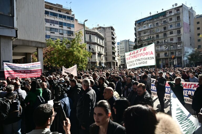Στους δρόμους οι αγρότες: Συγκεντρώσεις σε όλες τις πόλεις, πορεία στην Αθήνα, ένταση στη Θεσσαλονίκη