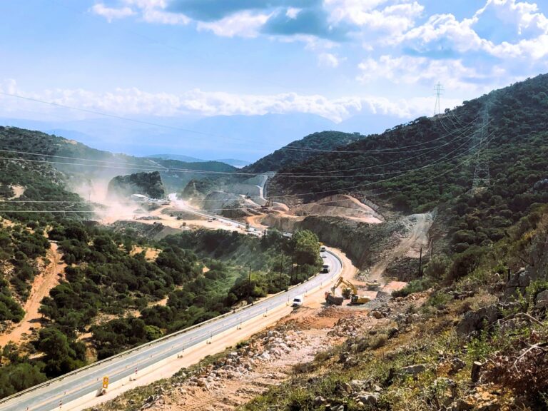 ΒΟΑΚ: Υπογραφές στα Χανιά για το έργο-μαμούθ των 2 δισ. ευρώ – Ξεκινά η αντίστροφη μέτρηση για τον νέο αυτοκινητόδρομο