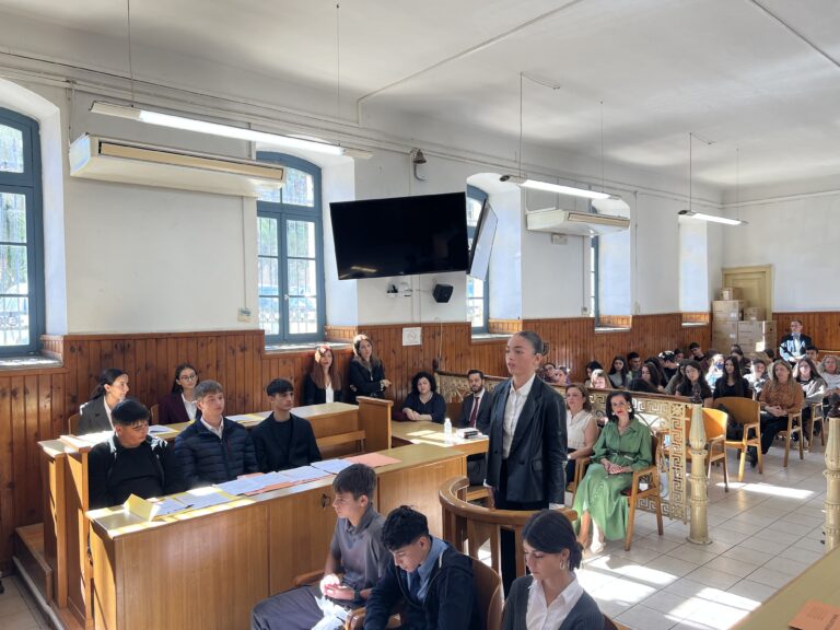 «Εικονικές Δίκες Ανηλίκων»: Μια πρωτοποριακή δράση βιωματικής εκπαίδευσης με δικαστές, μαθητές και θεσμούς στο Πρωτοδικείο Χανίων