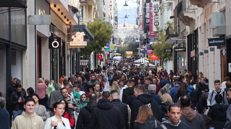 Ανοιχτά σήμερα τα καταστήματα – Τι ισχύει για τα σούπερ μάρκετ