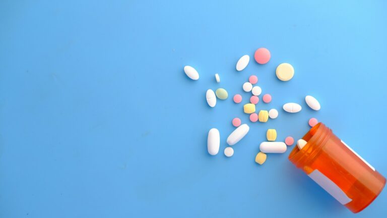 Τέλος εποχής για τα αντιβιοτικά; Έως το 2050 οι θάνατοι από ανθεκτικά μικρόβια θα έχουν ξεπεράσει τις απώλειες από καρκίνο και διαβήτη μαζί