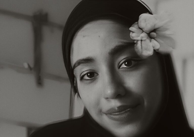 Η Ντοχά της Γάζας: Μια αριστούχος που δολοφονήθηκε από το Ισραήλ μετά την κατάπαυση του πυρός κι έγινε σύμβολο μιας χαμένης γενιάς