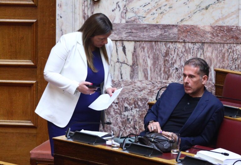 Πλεύση Ελευθερίας: Παραιτήθηκε από βουλευτής ο Διαμαντής Καραναστάσης