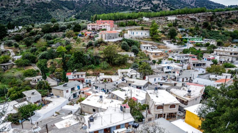 Αστυνομικός διευθυντής Κρήτης για Βορίζια:  «Όταν αποχωρήσουν οι αστυνομικές δυνάμεις θα καίει ο ένας το σπίτι του άλλου, η καινούργια γενιά είναι χειρότερη από την προηγούμενη»