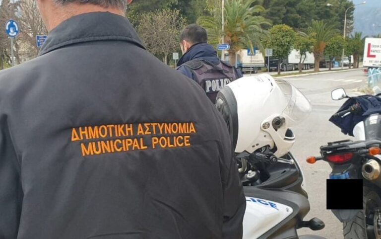 Η Δημοτική Αστυνομία επιστρέφει στα Χανιά με γκλοπ, αλεξίσφαιρα και νέες αρμοδιότητες στο επίκεντρο