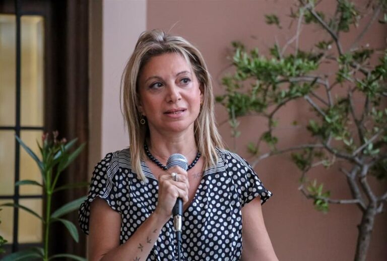 Καρυστιανού: Το κίνημα οργανώνεται και μια «επιτροπή σοφών» εργάζεται για τη σωτηρία της χώρας