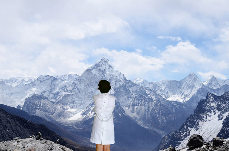 Λυδίας Δαμπασίνα “Red Line, Κόκκινη γραμμή, Ligne rouge”: Σήμερα τα εγκαίνια στη Δημοτική Πινακοθήκη Χανίων