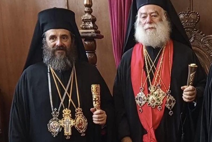 Χανιά: Επιστροφή στα πάτρια εδάφη για τον νέο Επίσκοπο Νήφωνα – Η άφιξη μετά τη χειροτονία από τον Πατριάρχη Αλεξανδρείας