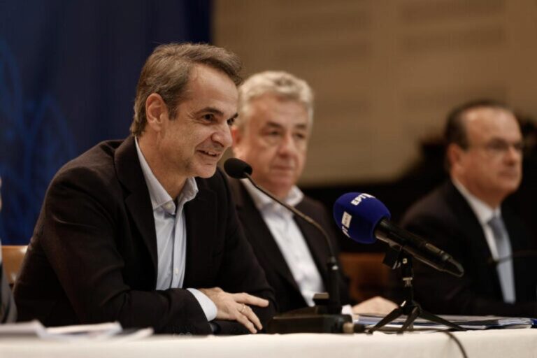 Ηράκλειο: Αναβάλλονται τα εγκαίνια της ηλεκτρικής διασύνδεσης και η επίσκεψη Μητσοτάκη λόγω του ξεσηκωμού των αγροτοκτηνοτρόφων