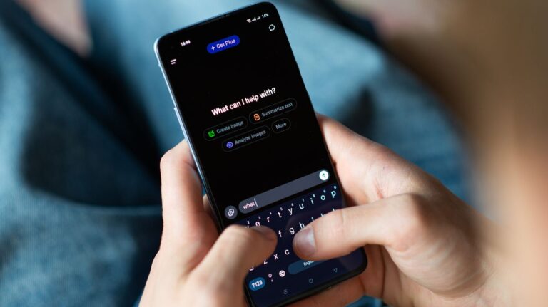 SOS από τους επιστήμονες: Το ChatGPT και τα chatbots τεχνητής νοημοσύνης προκαλούν ψύχωση στους χρήστες