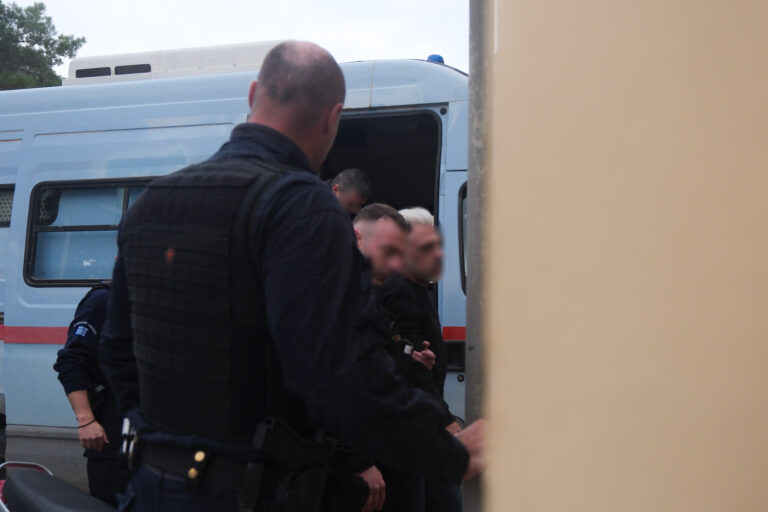 Χανιά: Αναβολή στη δίκη για το θανατηφόρο τροχαίο με την Porsche – Παρατείνεται η κράτηση του 45χρονου οδηγού