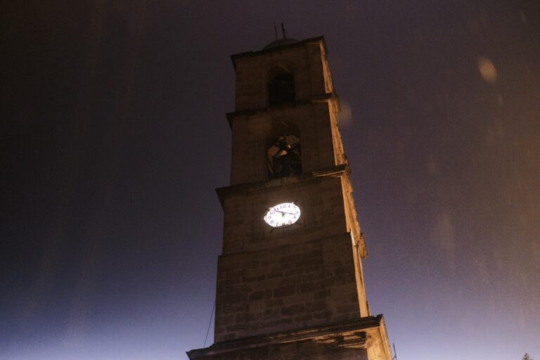 Κακοκαιρία «BYRON»: Ήχησε το 112 στην Κρήτη – Ισχυρές καταιγίδες και έντονη κεραυνική δραστηριότητα στα Χανιά