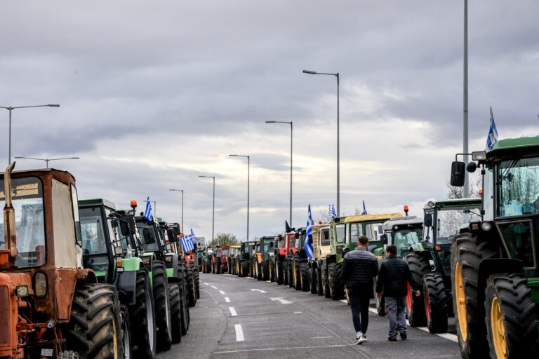 Αγρότες σε Μητσοτάκη: «Με ευθύνη της κυβέρνησης είναι κλειστοί οι δρόμοι – Η κοινωνία είναι μαζί μας, είμαστε κι εμείς μέρος της»