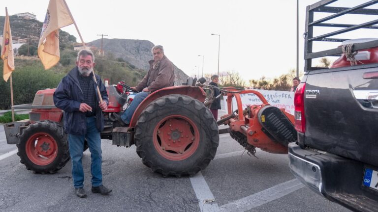 Χανιά: Κλιμακώνουν τον αγώνα οι αγρότες στα Μεγάλα Χωράφια – Το χρονοδιάγραμμα των αποκλεισμών στην Εθνική Οδό